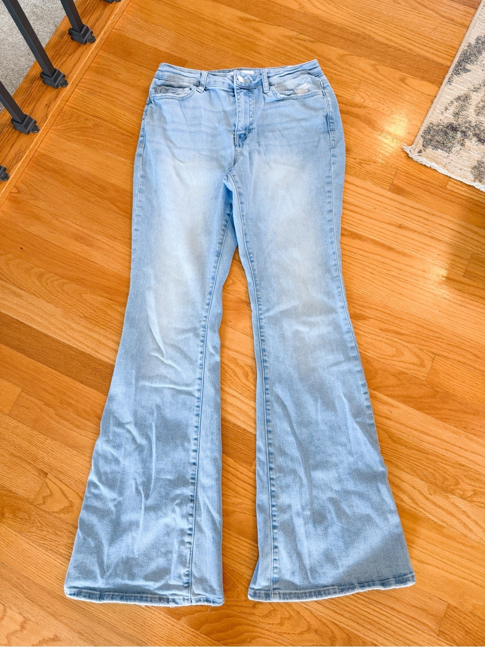 Light Wash Women's Flared Jeans Sz 28